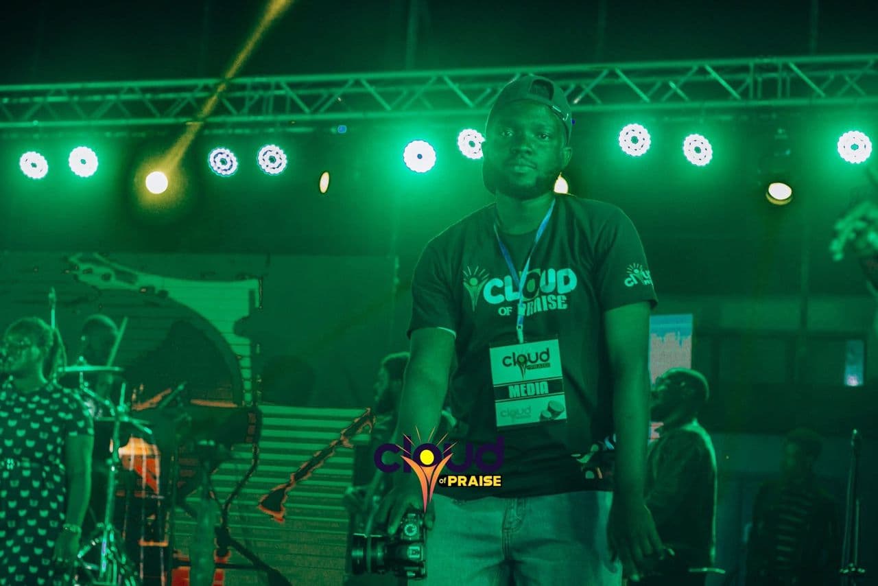 Cloud of Praise worship concert atmosphere